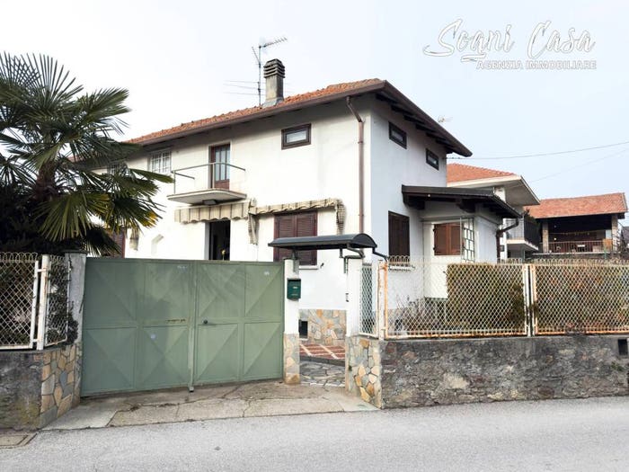 Casa con 5 locali in vendita in Via Croce, Centro, Borgomanero