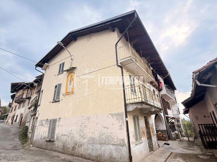 Casa con 5 locali in vendita in Frazione Mazzucco, Valdilana