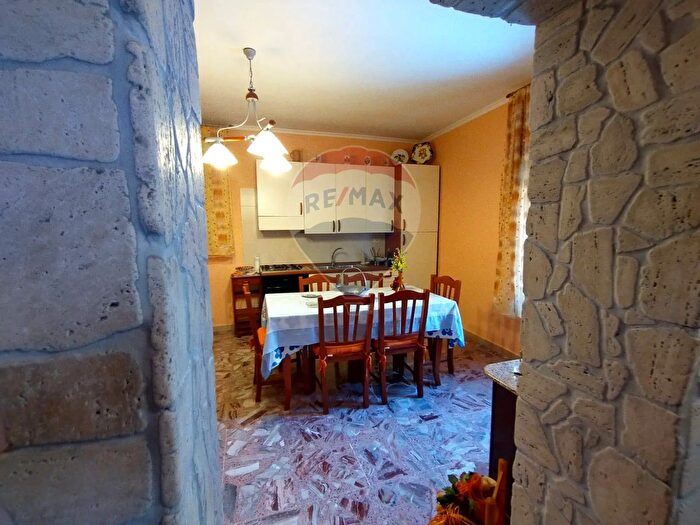 Casa con 5 locali in vendita in Via De Girolamo, Faeto