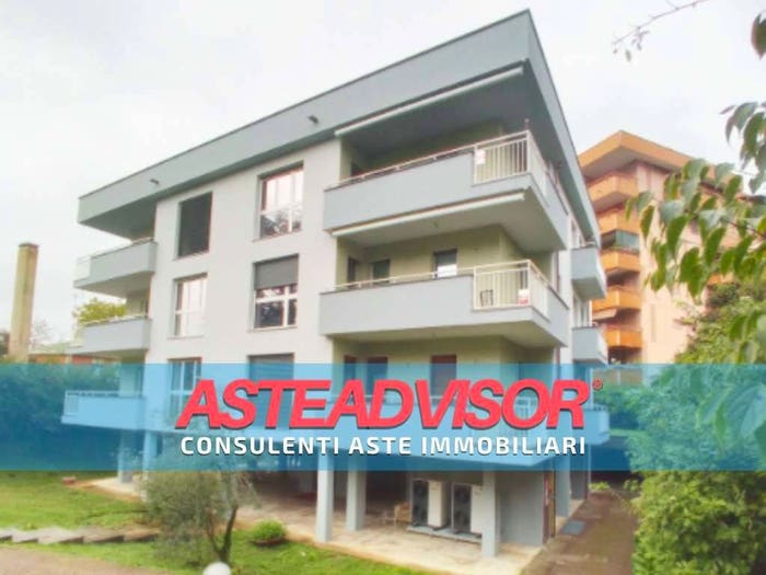 Appartamento con 6 locali in vendita in Via Molise, San Giuseppe, Monza