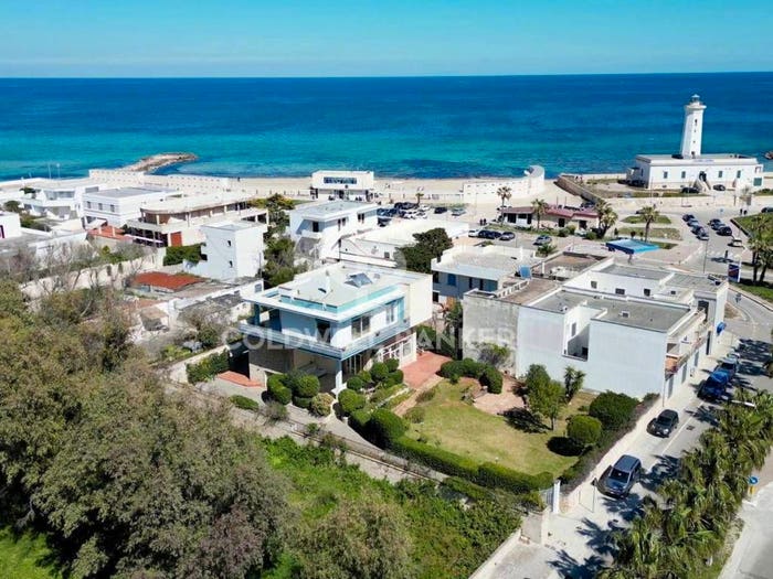 Casa con 6 locali in vendita in Viale Cristoforo Colombo, San Cataldo, Lecce