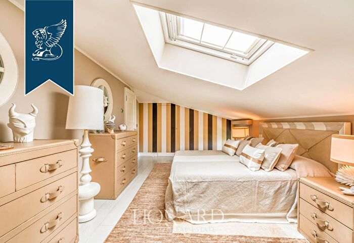 Casa con 5 locali in vendita in Forte Dei Marmi