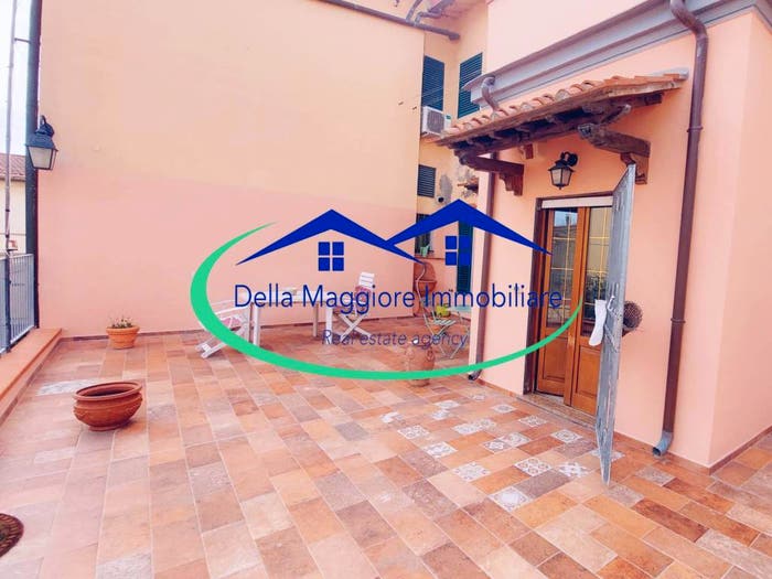 Appartamento con 6 locali in vendita in Via Provinciale Pisana, Picchianti, Livorno