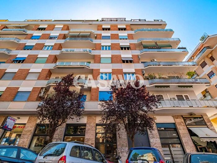 Appartamento quadrilocale in vendita in Via Giacomo Trevis, Navigatori, Roma