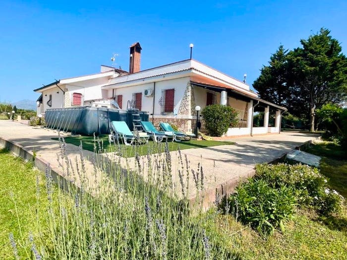 Casa con 6 locali in vendita in Strada Statale, Partinico