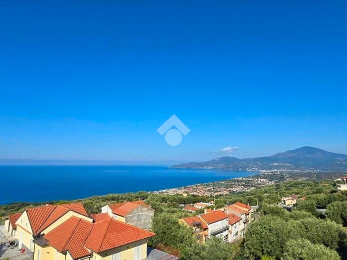 Appartamento trilocale in vendita in Via xxiv maggio, Centro, Ascea