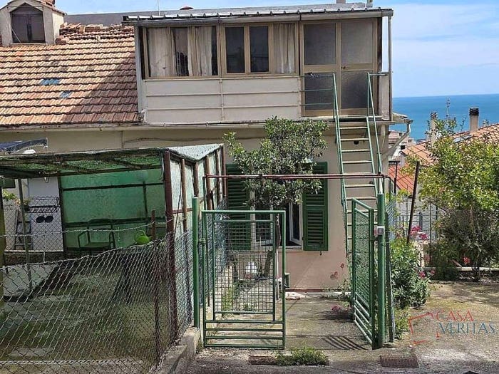 Casa con 6 locali in vendita in Via Barilatti, Centro, Falconara Marittima