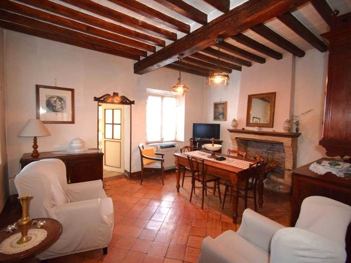Casa con 6 locali in vendita in Felino