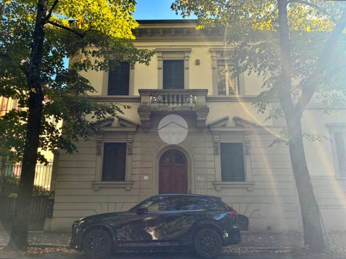 Appartamento con 6 locali in vendita in Viale Augusto Righi, Campo di Marte, Firenze