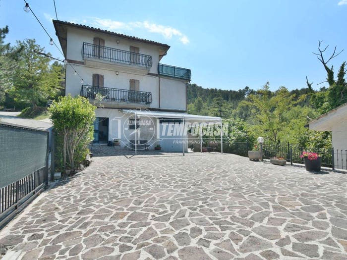 Casa con 6 locali in vendita in Strada Provinciale Lungo Tronto, Ascoli Piceno