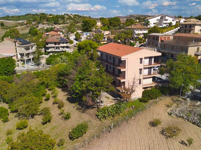 Casa con 6 locali in vendita in Campobello di Licata