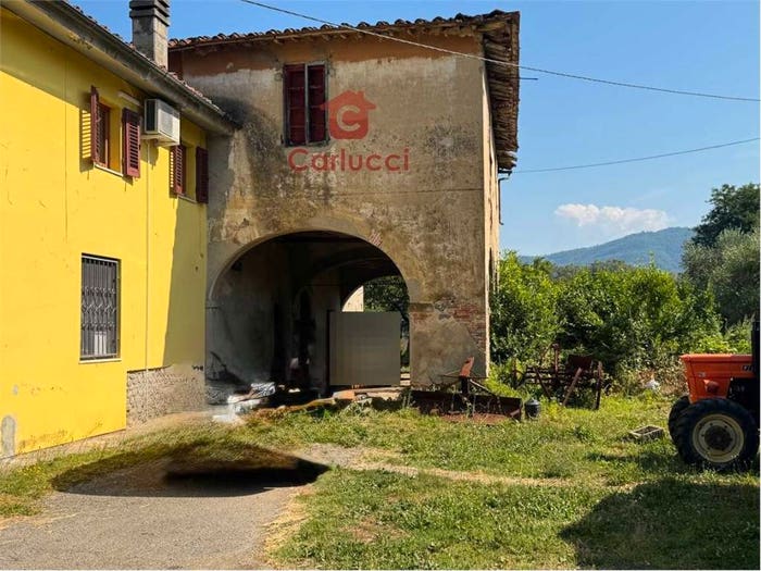 Casa con 6 locali in vendita in Via San Piero, Alberghi Via Romana Pescia Morta, Pescia