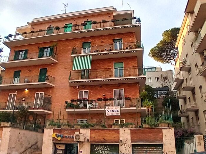 Appartamento quadrilocale in vendita in Via Prisciano, Balduina, Roma