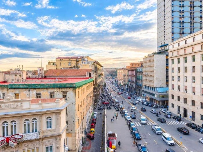 Appartamento con 6 locali in vendita in Via Cardinale Guglielmo Sanfelice, Porto Municipio, Napoli