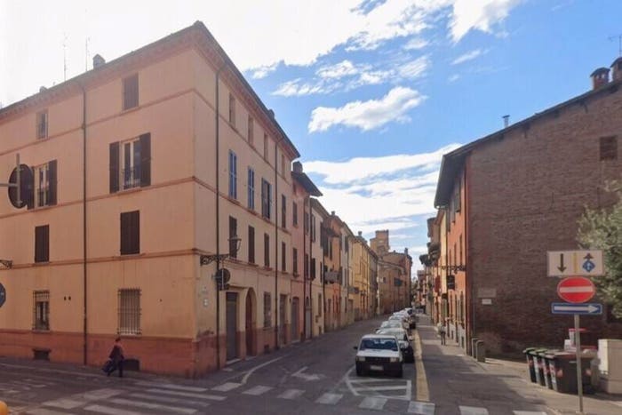 Appartamento trilocale in vendita in Flli Cairoli, Centro Storico, Imola