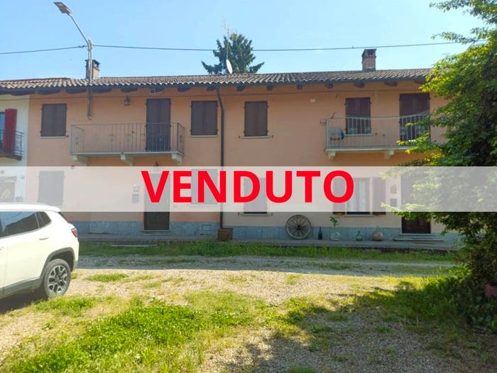 Casa con 6 locali in vendita in Frazione Nevissano, Castelnuovo Don Bosco