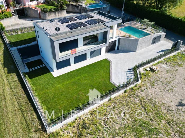 Casa con 6 locali in vendita in Via Perlino, Colico Piano, Colico