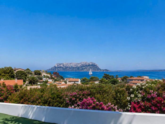 Casa quadrilocale in vendita in Via Nettuno, Pittulongu, Olbia