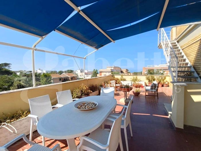 Casa quadrilocale in vendita in Corso San Francesco, Lavinio Mare, Anzio