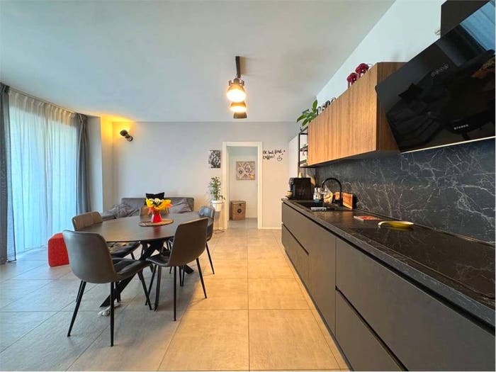 Appartamento trilocale in vendita in via Tevere, Villa Guardia