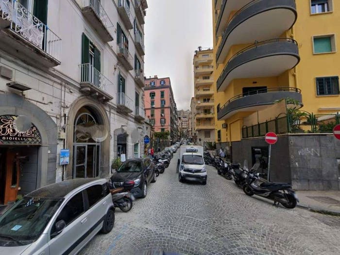 Appartamento quadrilocale in vendita in via SAN PASQUALE, Chiaia, Napoli