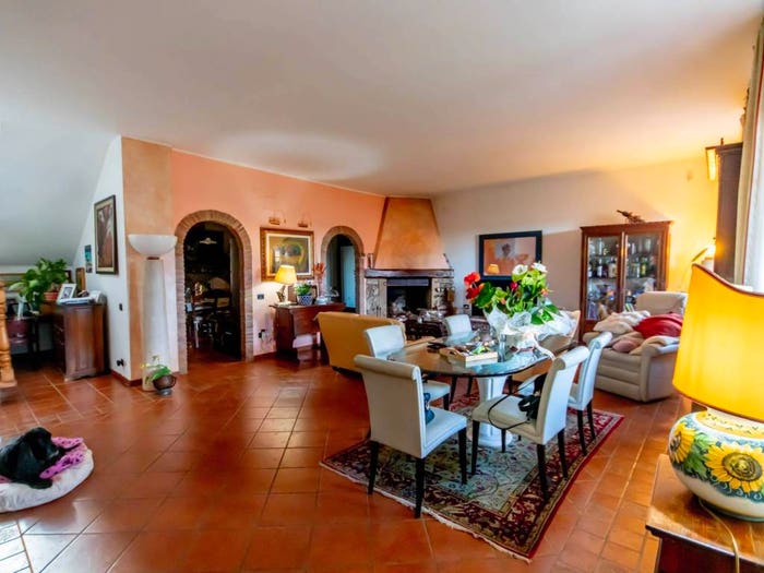 Appartamento con 6 locali in vendita in Via Giovanni Falcone, Montescudaio