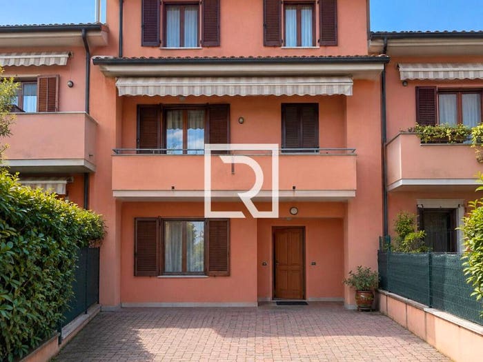 Casa quadrilocale in vendita in VIA FRATELLI BALLARDINI, Ponte Nuovo Madonna dell'Albero, Ravenna