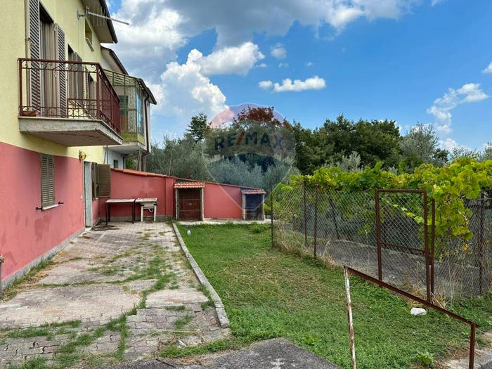 Casa con 6 locali in vendita in Via Collalto, Scapoli