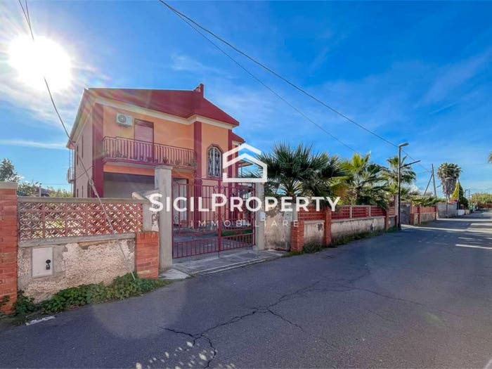 Appartamento trilocale in vendita in via della pace, Agnone, Augusta