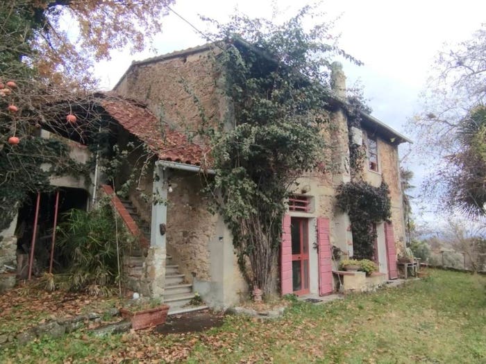 Casa con 6 locali in vendita in Via de' Riccardi, Chianni