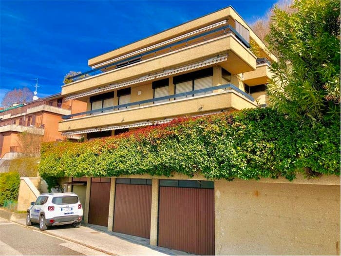 Casa con 6 locali in vendita in Campione d'Italia