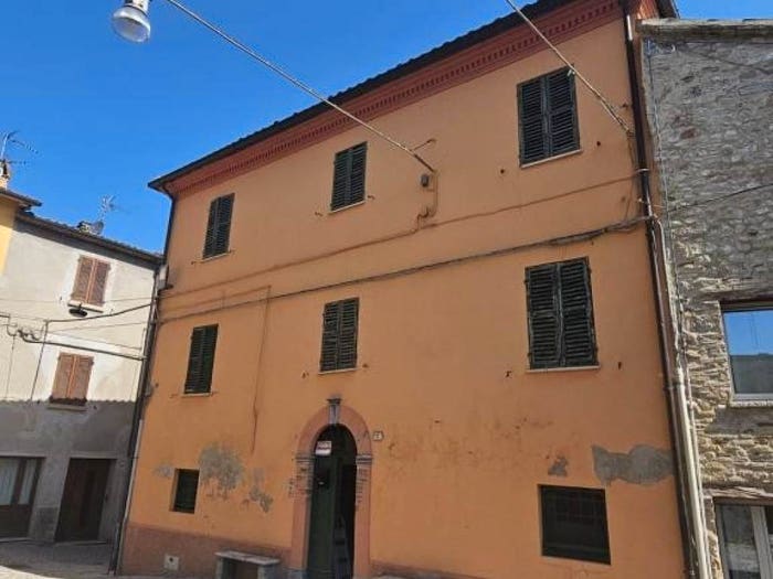 Appartamento in vendita in PIAZZA SAN GIOVANNI, Isola Di Fano, Fossombrone