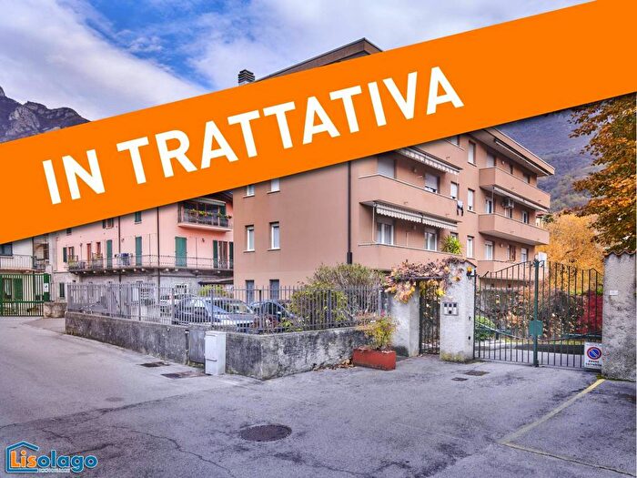 Appartamento quadrilocale in vendita in Via Cesare Battisti, Centro, Mandello del Lario