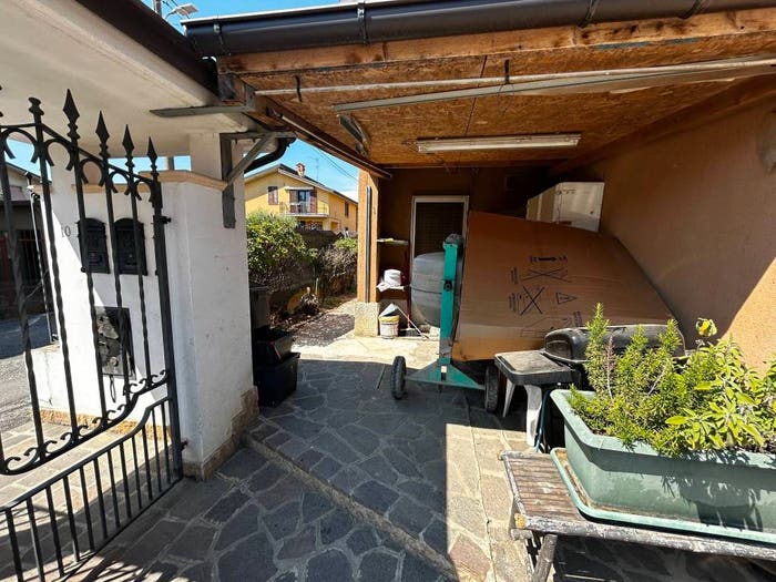 Casa con 6 locali in vendita in Via Don Cirillo Pizio, Centro, Cologno al Serio