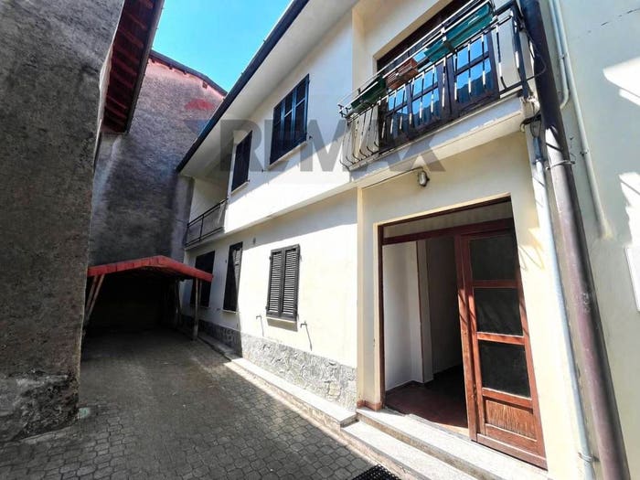 Appartamento trilocale in vendita in Via XXV Aprile, Centro, Cuvio