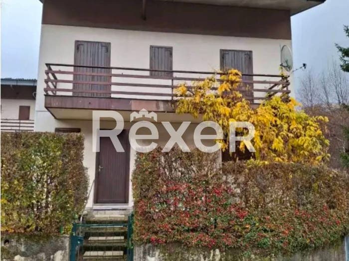 Casa con 6 locali in vendita in Via Alessandro Volta, Lanzo D'Intelvi, Alta Valle Intelvi