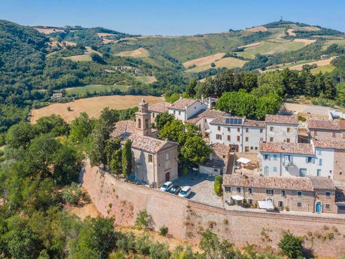 Casa con 6 locali in vendita in Via di Mezzo, Colli al Metauro