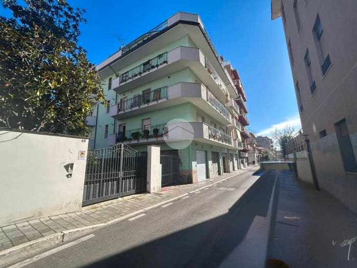 Appartamento trilocale in vendita in Via dei Peligni, Porta Nuova, Pescara