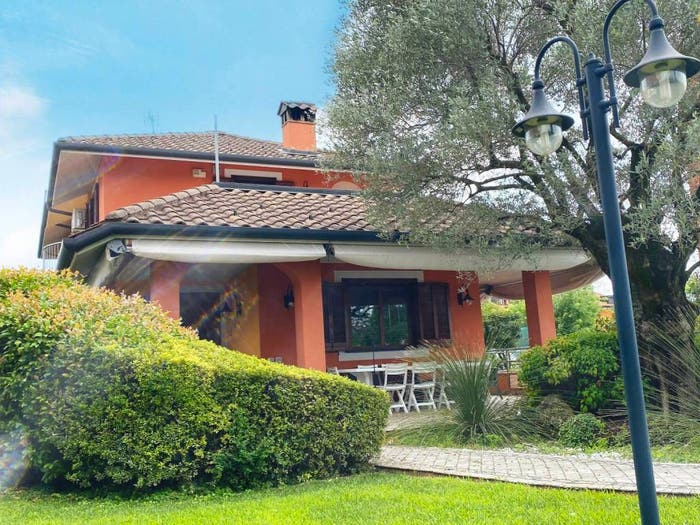 Casa con 6 locali in vendita in Via Don Giovanni Minzoni, Centro, Mezzago