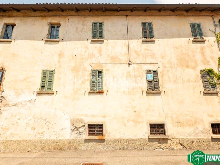 Casa quadrilocale in vendita in Via per Comnago Risorgimen, Centro, Lesa