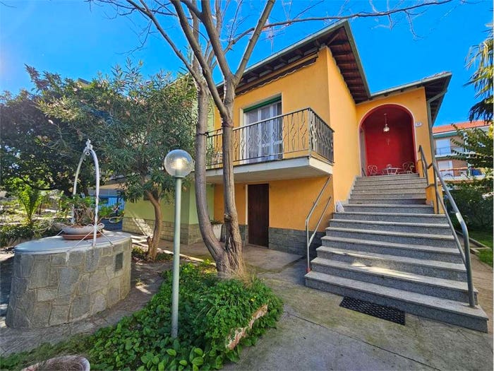 Casa con 6 locali in vendita in Via anguille, Centro, Diano Marina