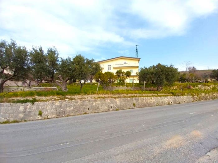 Casa con 6 locali in vendita in Via della Carcara, Paola