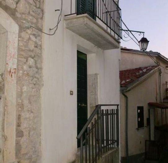 Casa con 6 locali in vendita in Via Fraz San Vittorino, Cerro al Volturno
