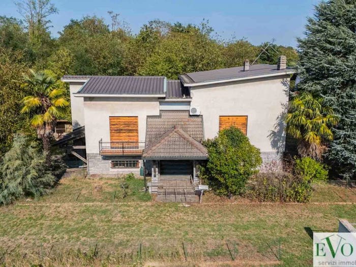 Casa quadrilocale in vendita in Via Marche, Centro, Castano Primo