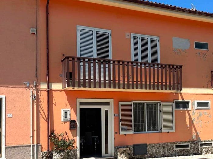 Casa quadrilocale in vendita in Via Borgo Taverne, Guardia Lombardi