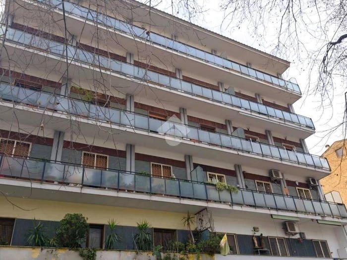 Appartamento trilocale in vendita in Piazza giacomo matteotti, Centro Storico Corso Trieste, Caserta