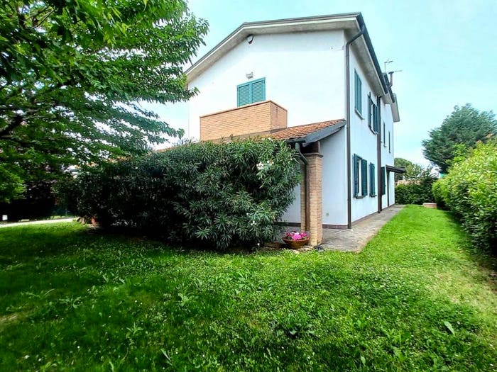 Casa con 6 locali in vendita in Medicina Buda, Medicina