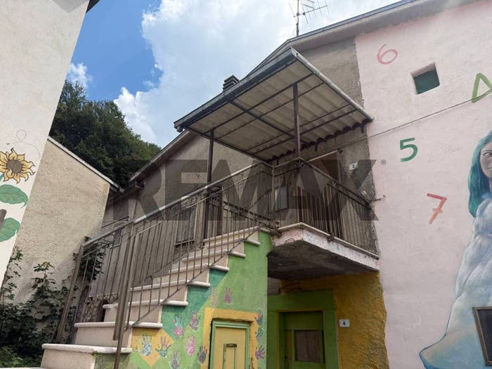 Casa quadrilocale in vendita in Villa Scontrone, Scontrone