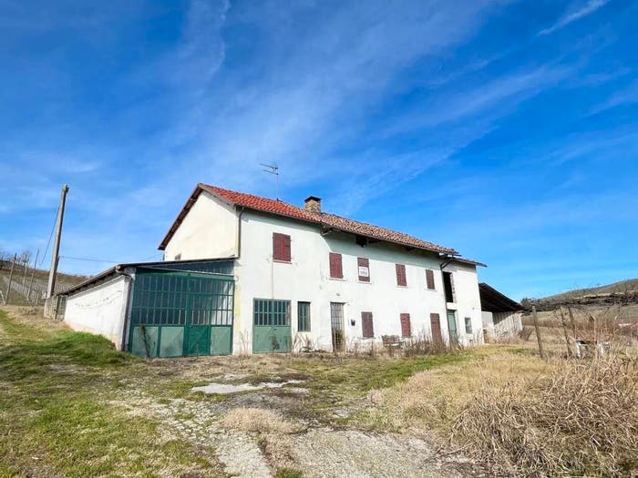Casa con 6 locali in vendita in Frazione Valle San Giovanni, Valle San Giovanni, Calamandrana