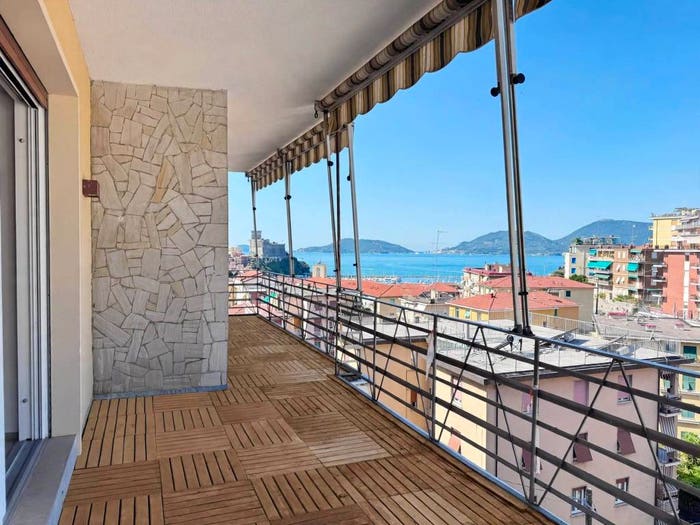 Appartamento con 6 locali in vendita in Via Della Repubblica, Lerici Paese, Lerici